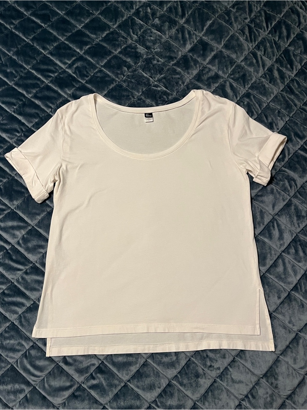 Felina Scoop Neck Short Sleeve Top - white